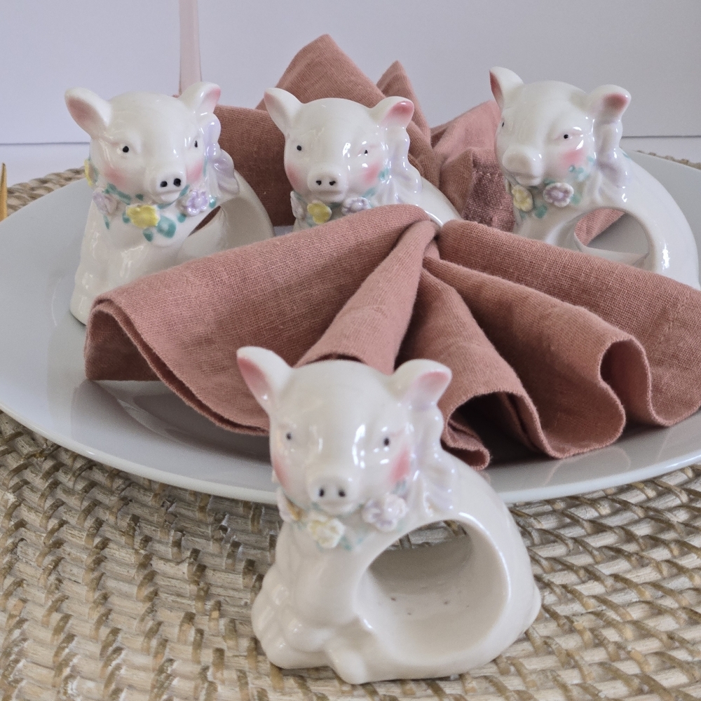 Set Of 4 Vintage Ceramic Pig Napkin Ring Holders Handpainted
